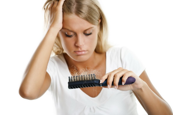 основные причины выпадения волос у женщин