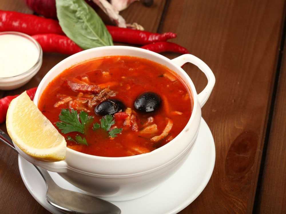 Суп-солянка с колбасой: рецепт приготовления в домашних условиях