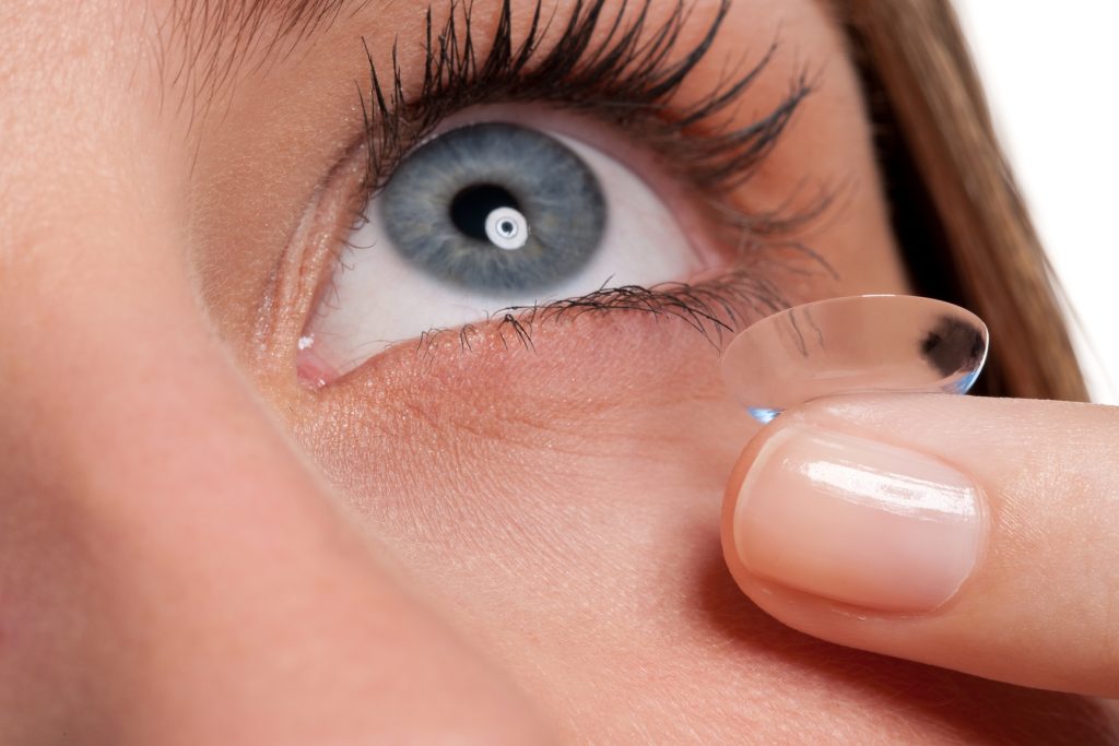 Ношение контактных линз - оптимальный метод терапии