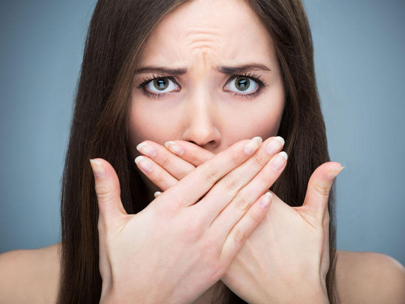 Неприятный запах изо рта: причины и лечение у взрослых. Мнение Елены Малышевой