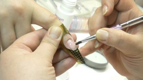 Описание техники наращивания ногтей акрилом