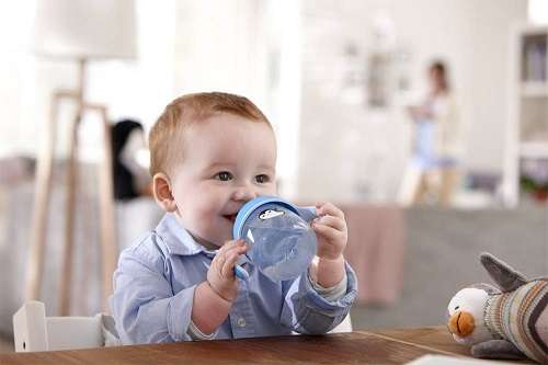 10 месяцев ребенку - умеет пить из чашки-непроливайки