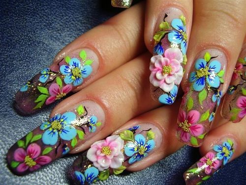 Цветочный узор на ногтях