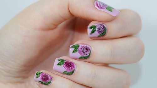Розы на ногтях