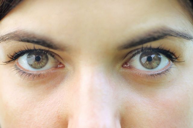 Травматический кератит глаза: виды, симптомы, осложнения
