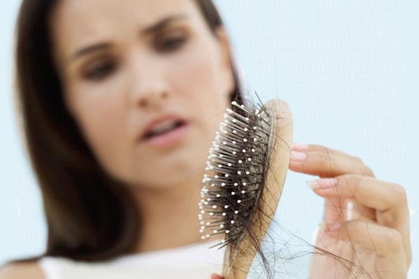 как остановить выпадение волос во время климакса