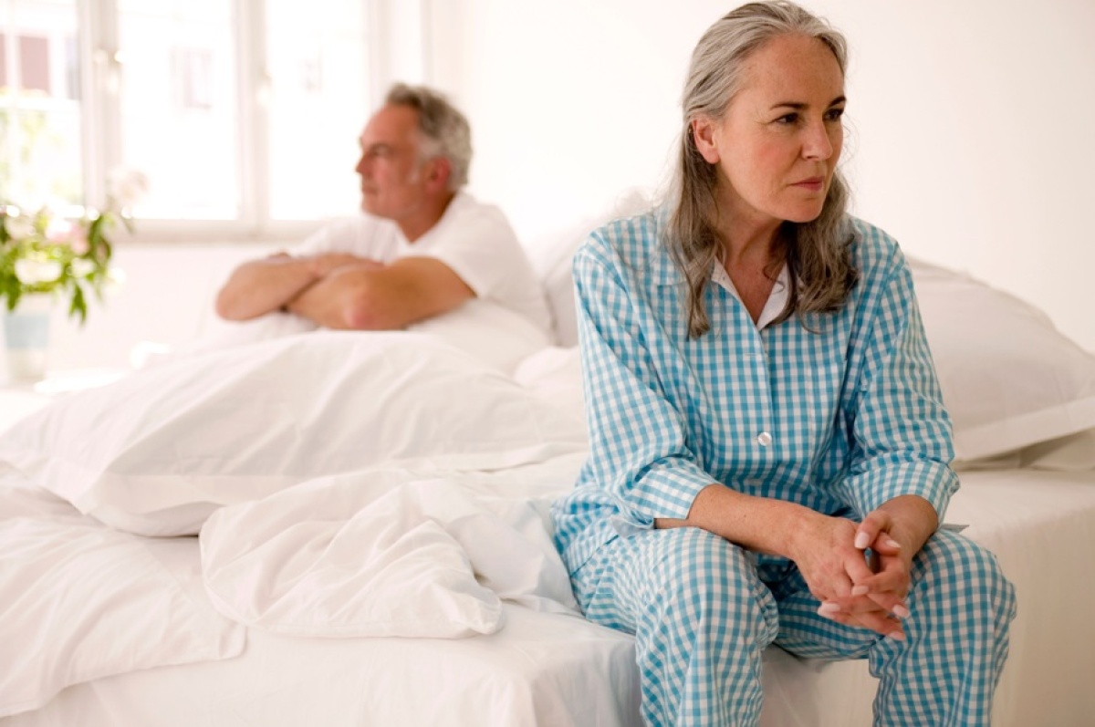 Сухость и жжение в интимной зоне у женщин при менопаузе: причины и лечение