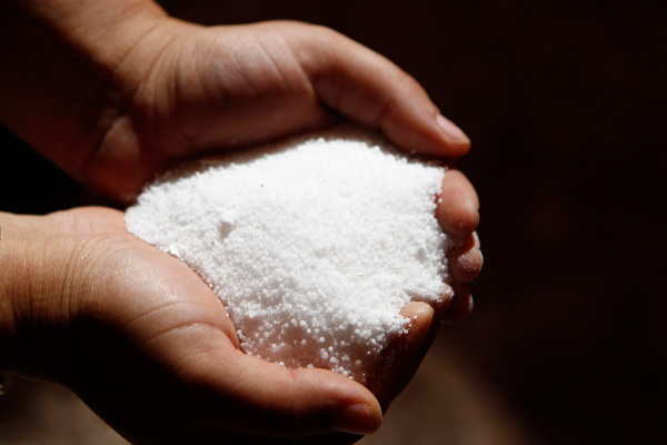 использование соли в лечении алопеции в домашних условиях