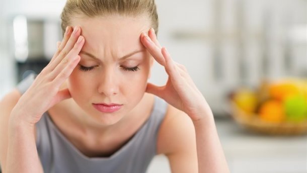 Почему болит голова и глаза возможные болезни и симптомы их проявления